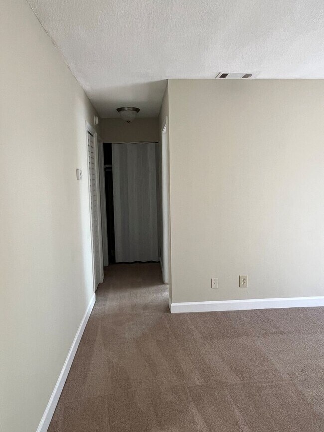 Building Photo - bg0211