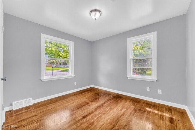 Building Photo - 135 Greencroft Rd