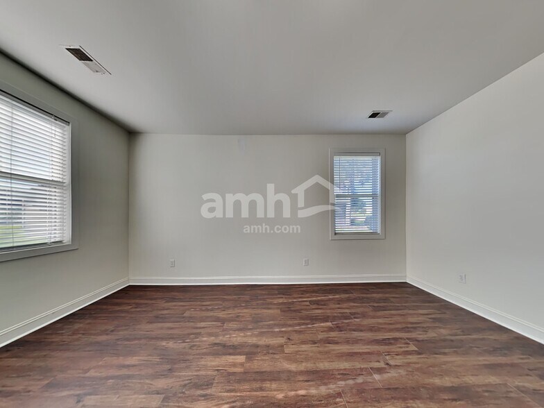 Building Photo - 1079 Moss Grove Dr