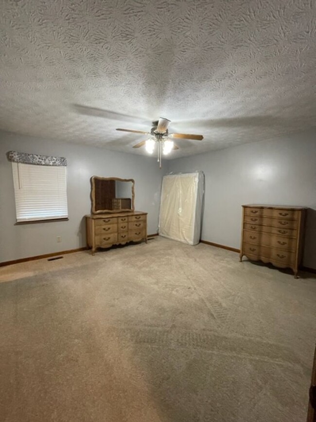 Building Photo - City of Maryville 37803 - 3 bedroom, 2 bat...