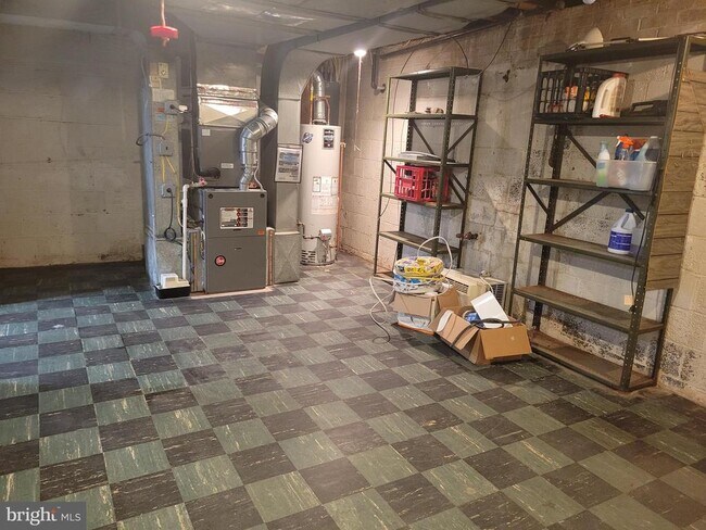 Building Photo - 2250 N Quantico St