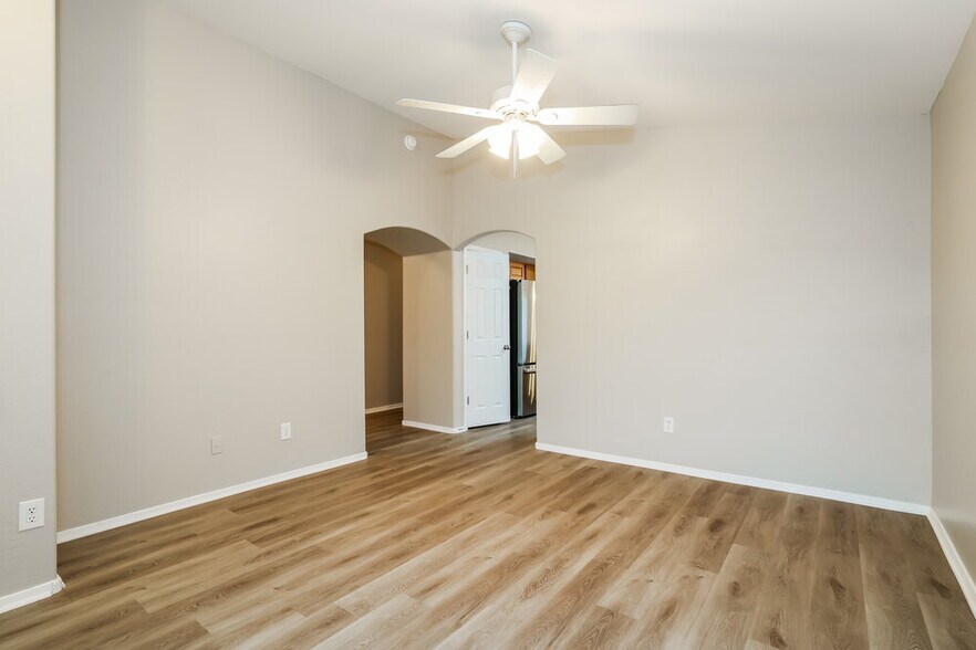 Building Photo - 31724 Cheyenne Cir