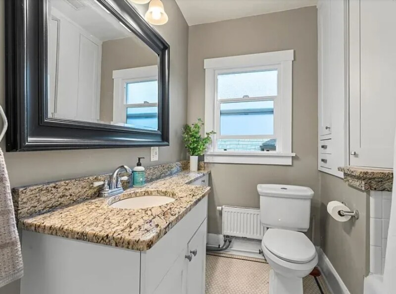 Building Photo - 460 S 1200 E