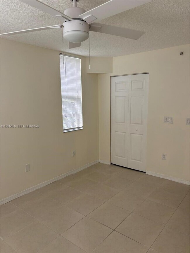 Building Photo - 655 SW 111th Way