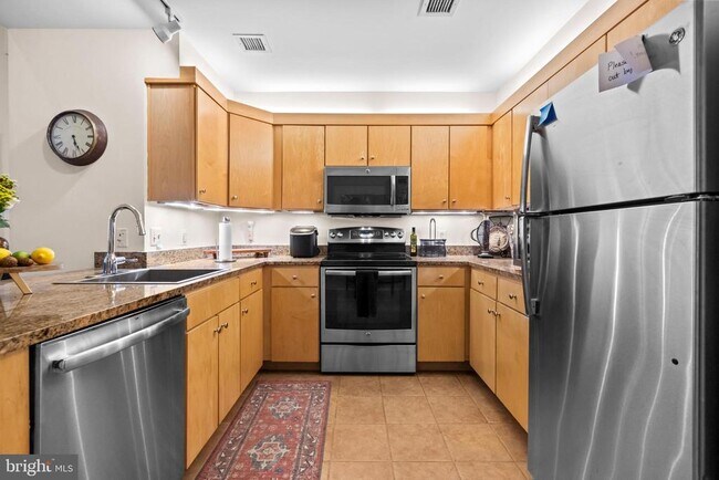 Building Photo - 631 D St NW