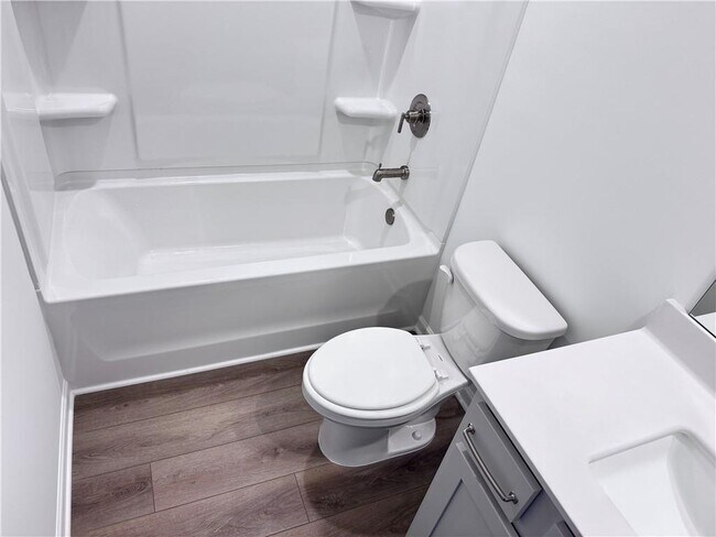 Building Photo - 334 Silverleaf Trl