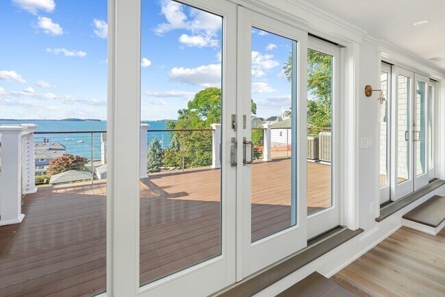 Building Photo - 25 Cushing Ave