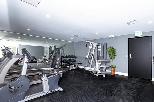 Building Photo - 1516 Colby Ave