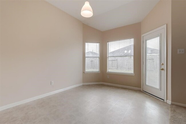 Building Photo - 19726 Cozy Cabbin Dr