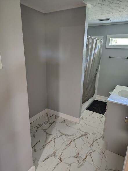 Building Photo - 510 Goins Rd