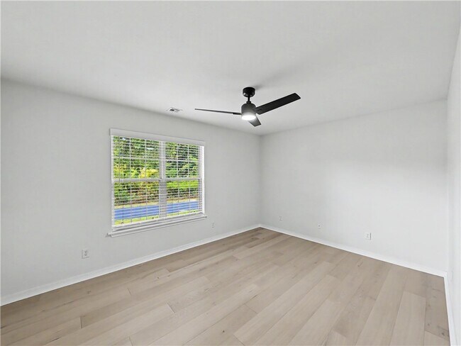 Building Photo - 11 Ettington Dr