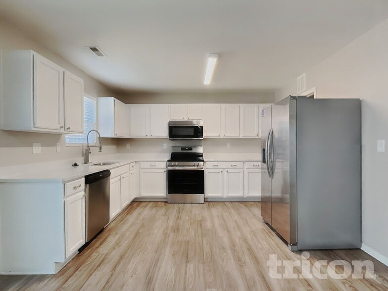 Building Photo - 5337 Liberty Hall Cir