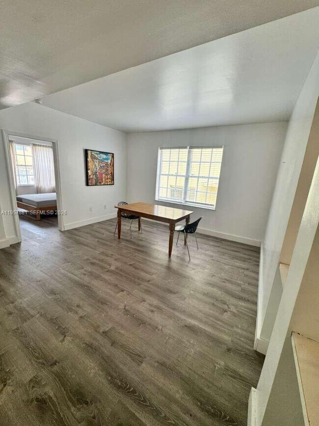 Building Photo - 1051 Meridian Ave