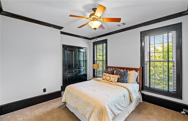 Building Photo - 5512 Glenridge Dr