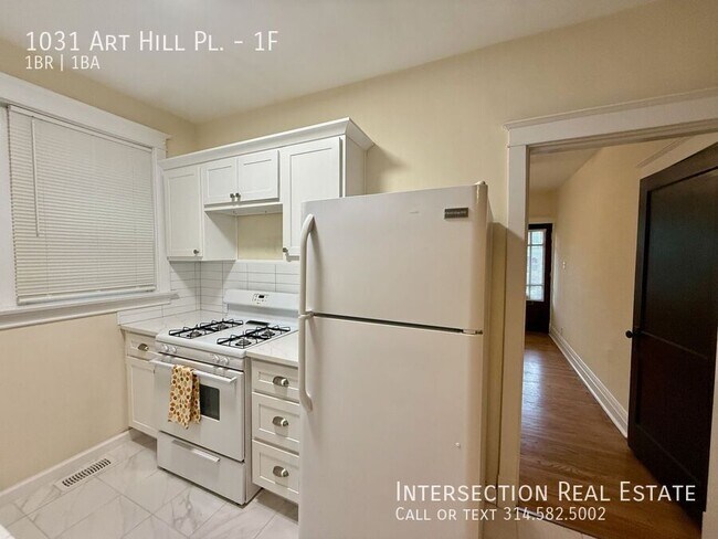 Building Photo - 1031 Art Hill Pl