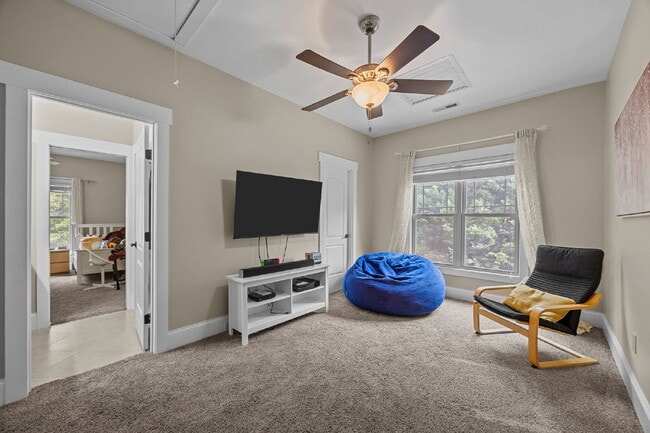 Building Photo - Spacious 3-Bedroom Home with Bonus Room & ...