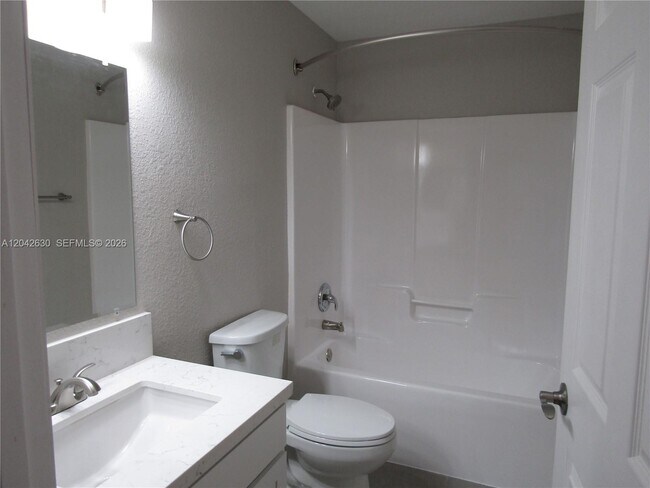 Building Photo - 2703 Ansel Ave S