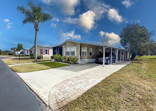 Building Photo - 1601 US-441