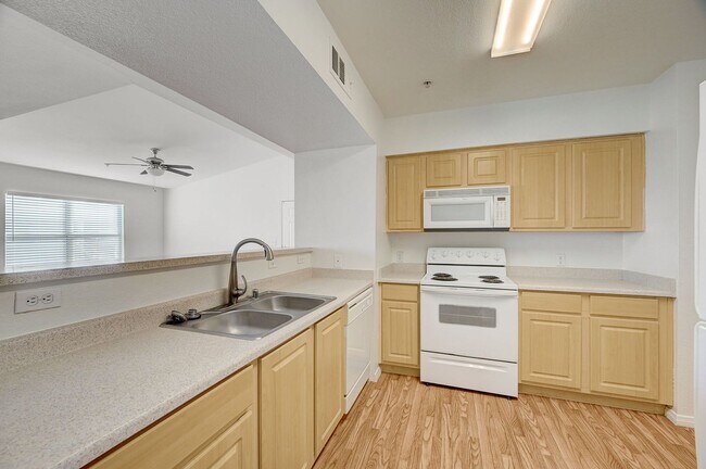 Building Photo - LOCATION! LOCATION! LOCATION! Move-in ready 2-bedroom condo in Centennial Hills!