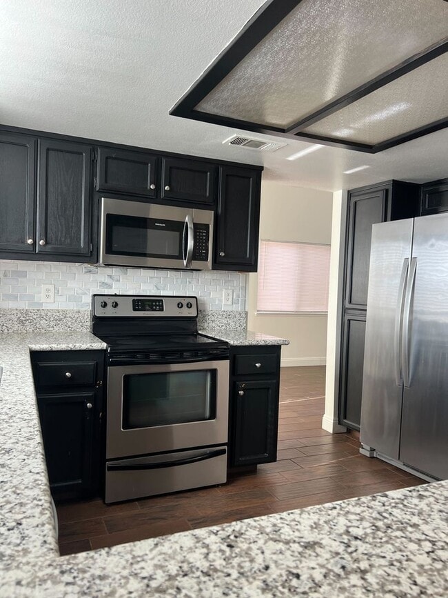 Building Photo - Available Now - Elegant 3-Bedroom, 2.5 Bath Single Family Home