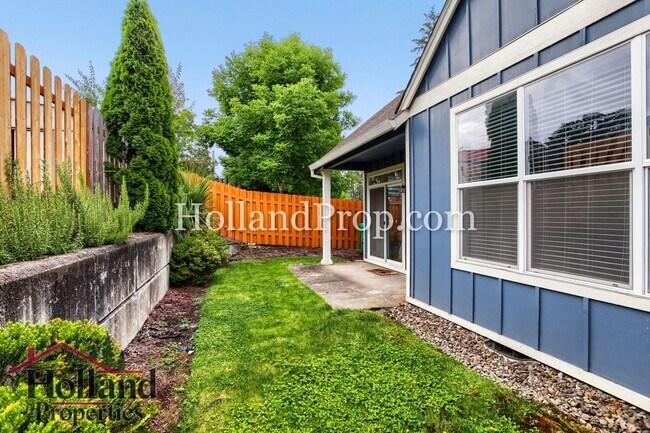 Building Photo - Beautiful 3-Bedroom Home with Covered Patio & Fenced Yard