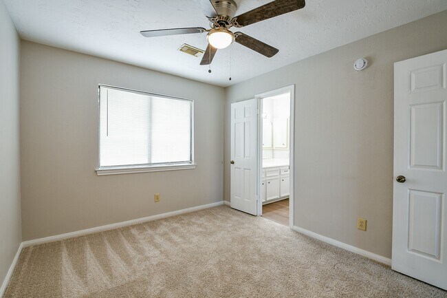 Building Photo - 3423 Berry Grove Dr