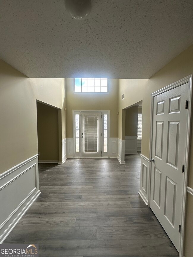 Building Photo - 3682 Fremont Dr