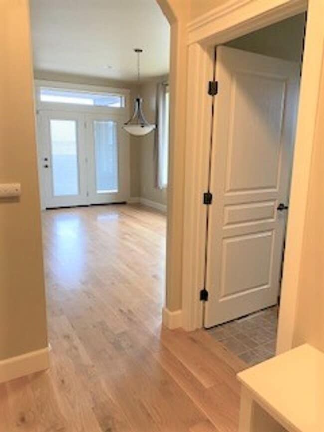 Building Photo - A Secluded, Adorable and Perfect 3 Bedroom Home Now Available!