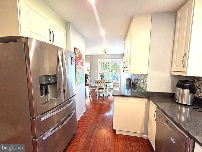 Building Photo - 5270 Ellicott Dr