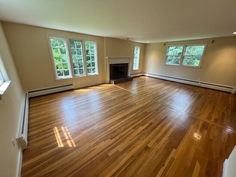 Building Photo - 48 River Ave