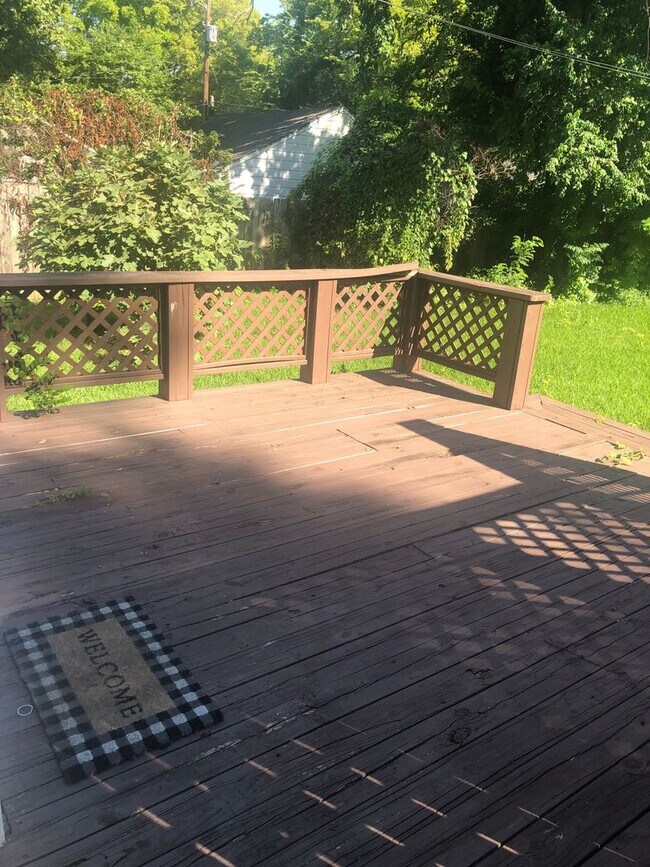 Building Photo - WONDERFUL SO. HIGHLANDS HOME.