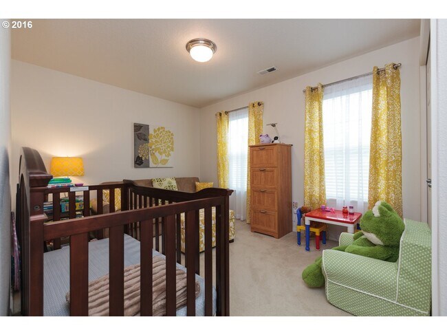 2nd Bed - 1120 SE Tamora Ave