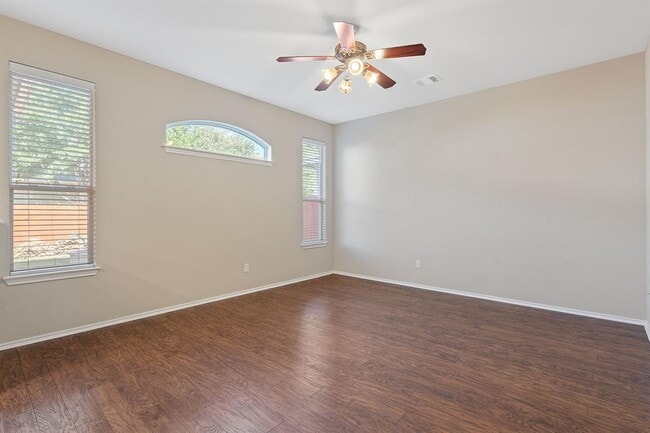 Building Photo - 10512 Wylie Dr