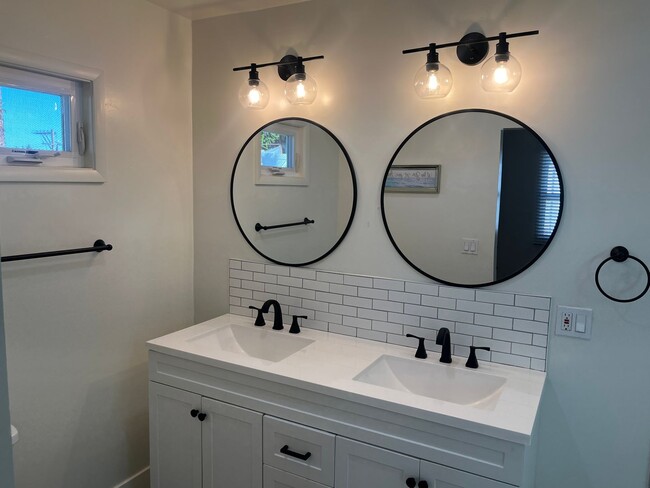 Building Photo - 3bd/2ba Single Story Fallbrook Home With A/C