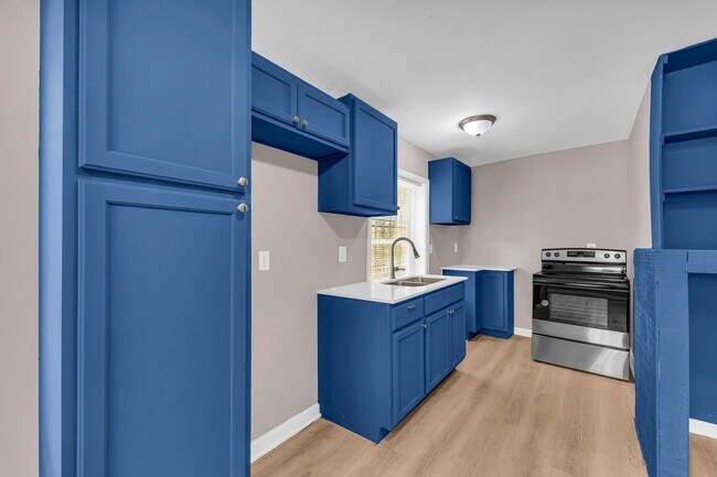 Building Photo - Charming 2BR Duplex in Atlanta