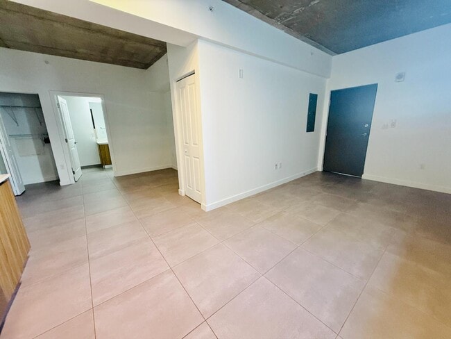 Building Photo - 1159 NW 8th Ave