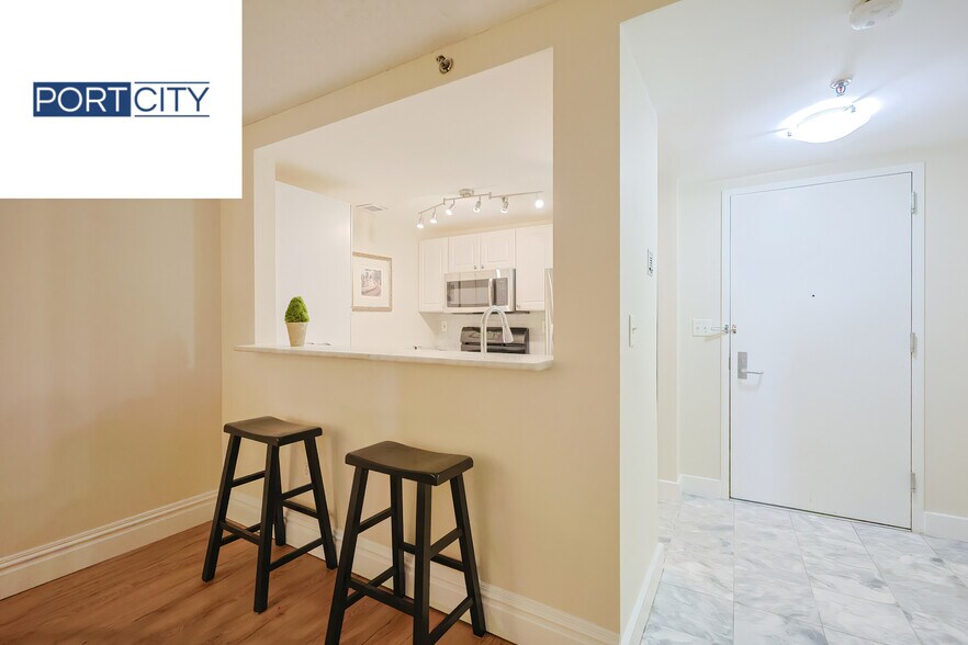 Building Photo - 15 N Beacon St