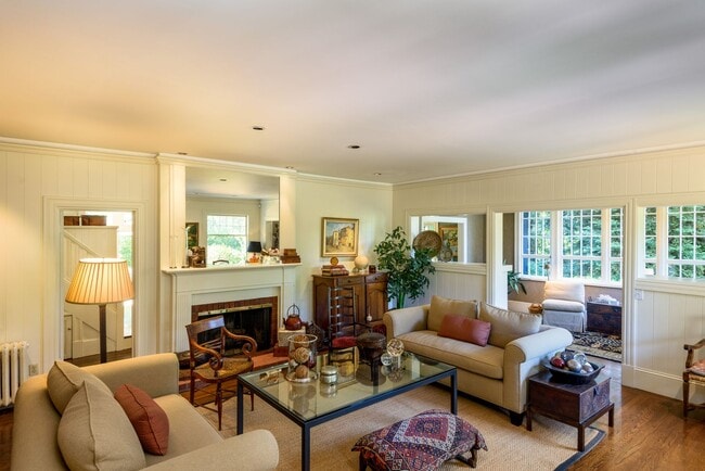 Building Photo - Vintage Craftsman Atherton Estate with Mod...