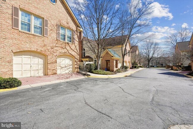 Building Photo - 5715 Balsam Grove Ct