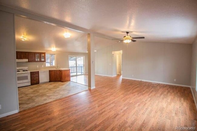 Building Photo - 3 bedroom 2 bath home with 1539 square feet!