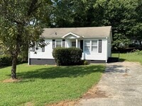 Building Photo - Charming 3 bedroom Bungalow