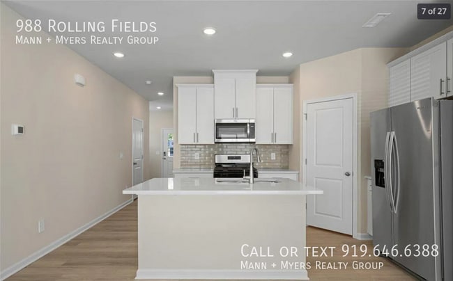 Building Photo - 988 Rolling Flds Dr