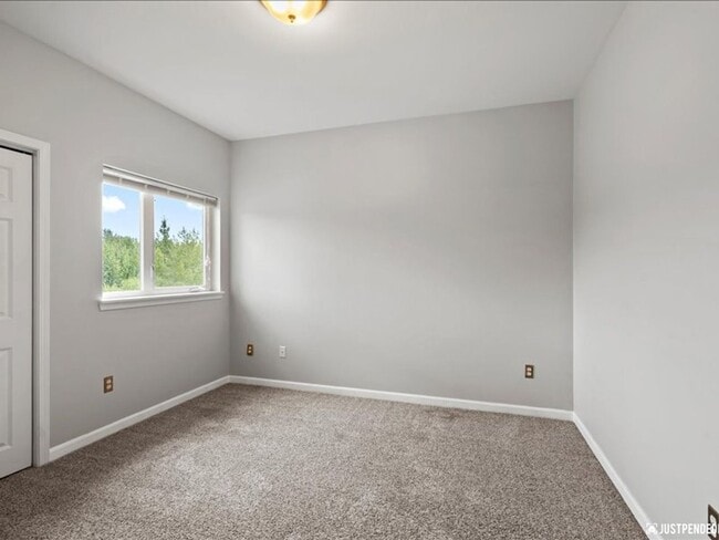 Building Photo - Timber Ridge Townhome