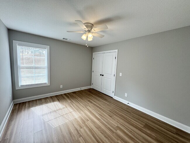 Building Photo - Charming 3-bedroom home ready to welcome its first family!