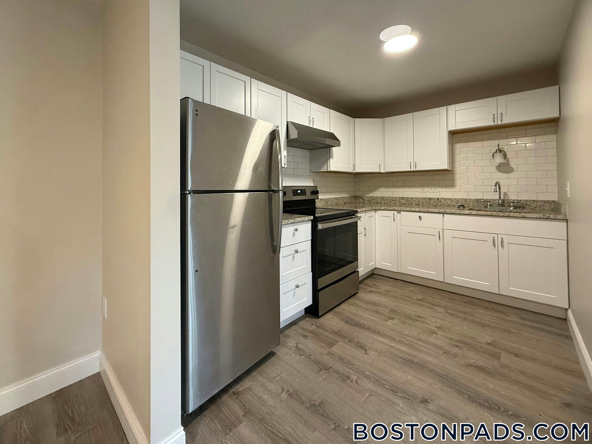 Building Photo - 310 Thompson Rd