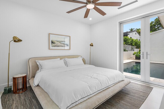 Building Photo - 2330 Lake Ave