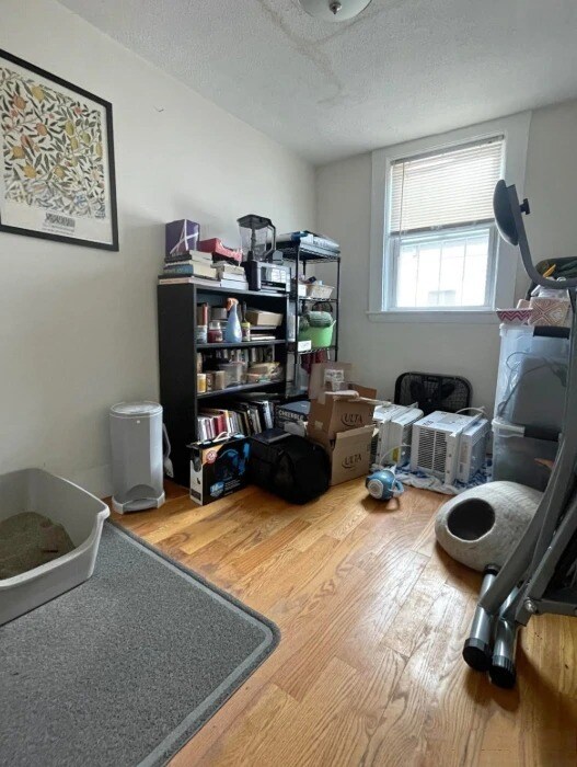 Building Photo - 196 Hampshire St