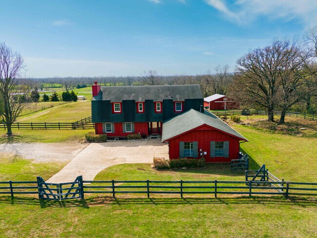 Building Photo - 9224 W 1st St