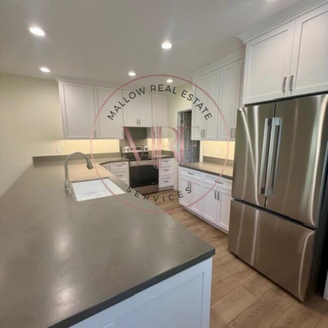 Building Photo - 1231 1/2 Eunice Dr