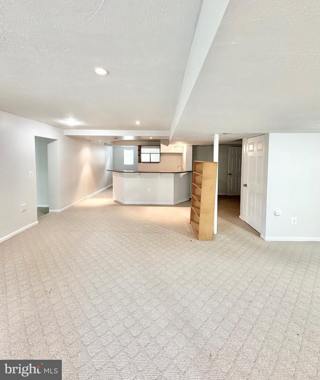 Building Photo - 3066 Valley Ln